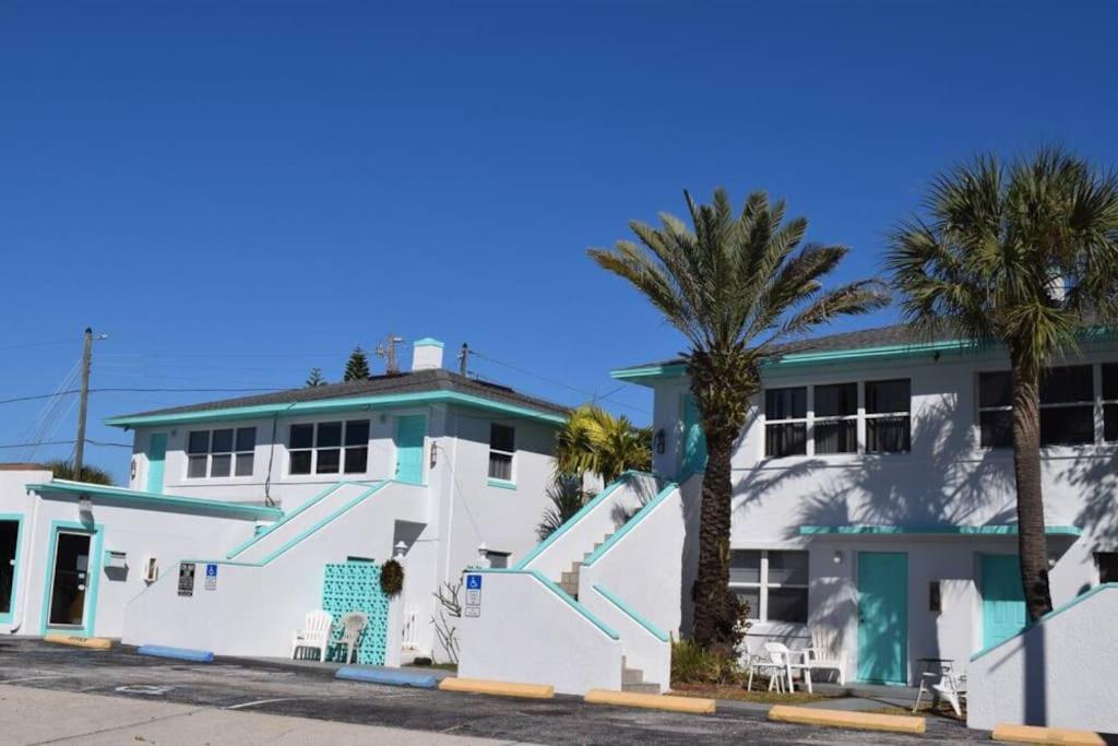 Renovate Large Studio 21-Directly Across Beach St. Pete Beach Eksteriør bilde